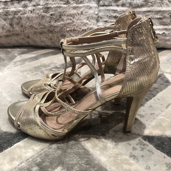 Tahari Bella Faux SnakeSkin Gold Heels 8M. GUC - Picture 7 of 10